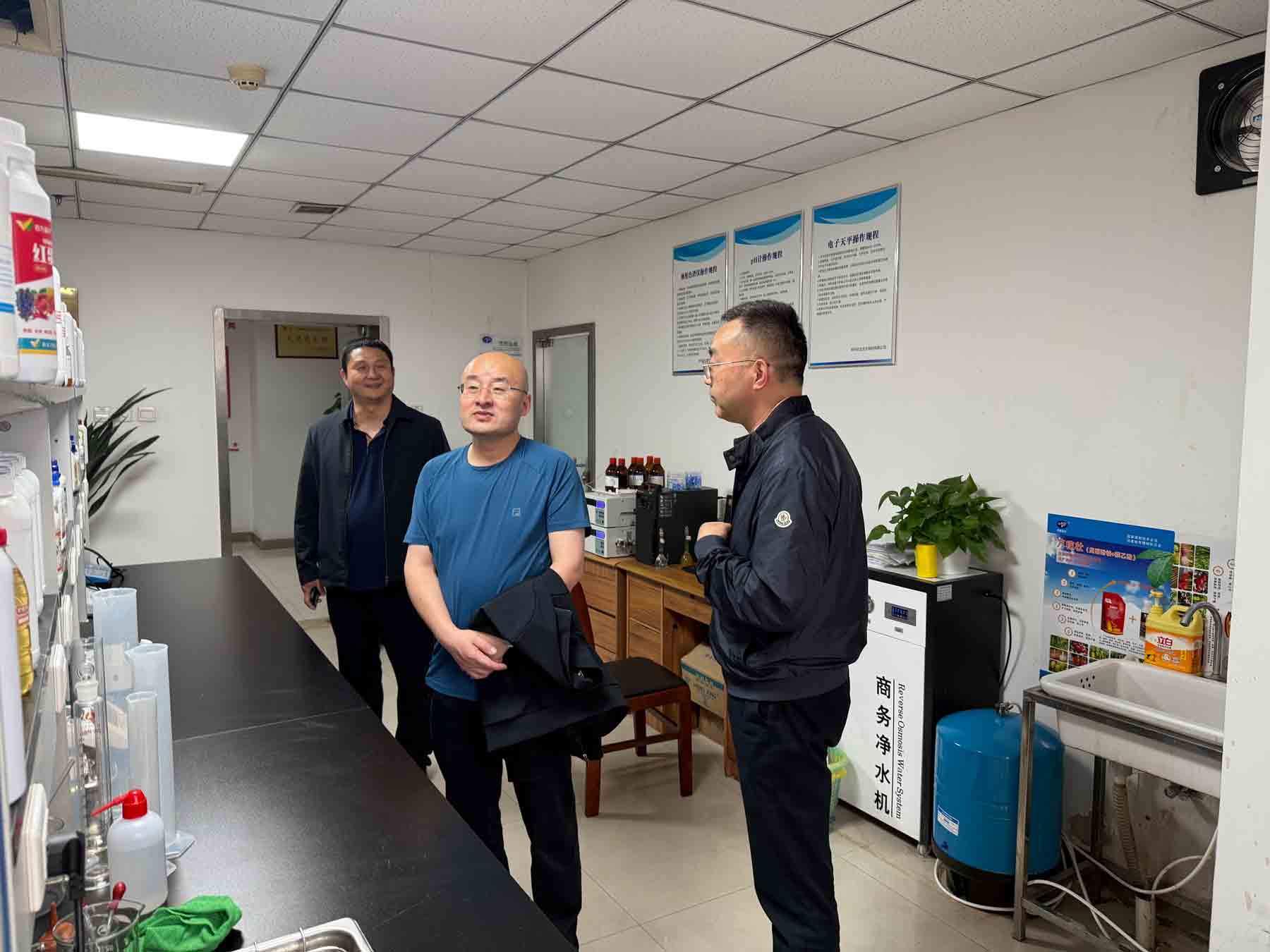 共探行业新路径 引领农化新征程 | 中国农药发展与应用协会花荣军秘书长莅临农达生化指导工作(图2)